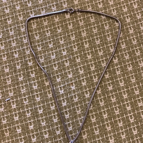 Light Reflecting Glass Cameo with silver tone rope chain-possibly Avon Jewelry - Picture 4 of 5